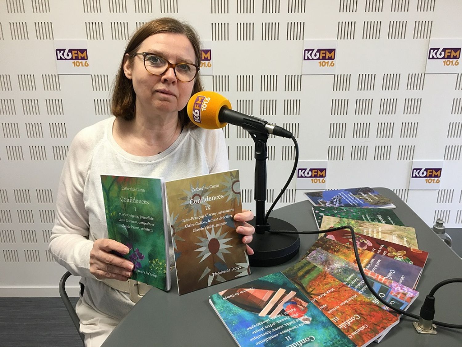 Catherine Cuzin a publié une quinzaine de livres avec des entretiens avec diverses personnalités